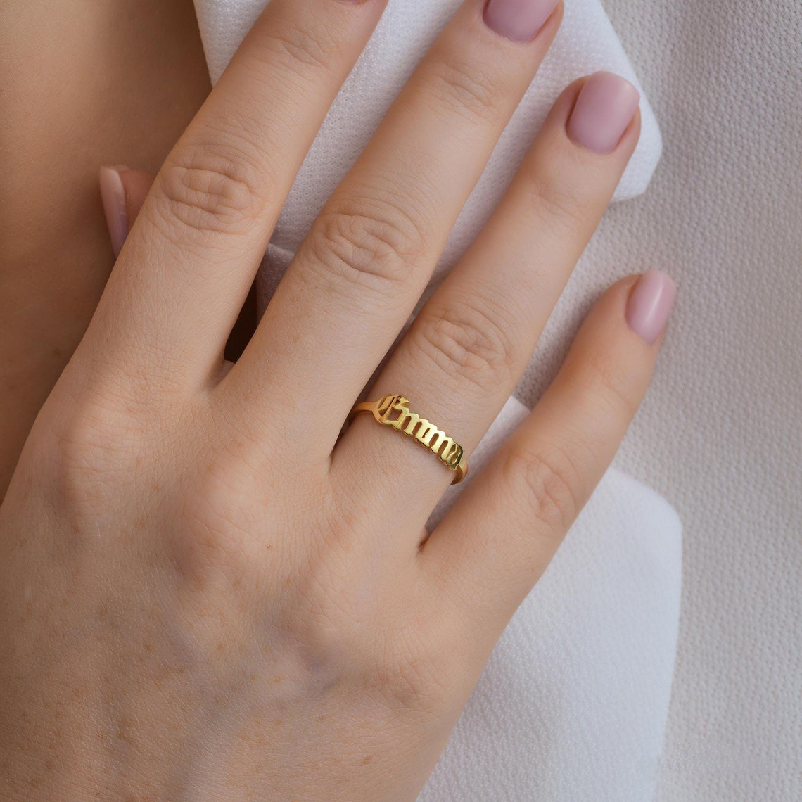 Custom Gold Ring Women Gothic  - Initial Ring Custom 评论和价格